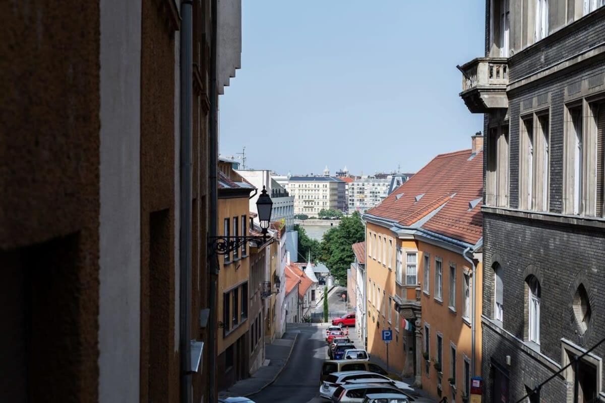 Comfy New Apartment At Castle Budapest Exterior photo